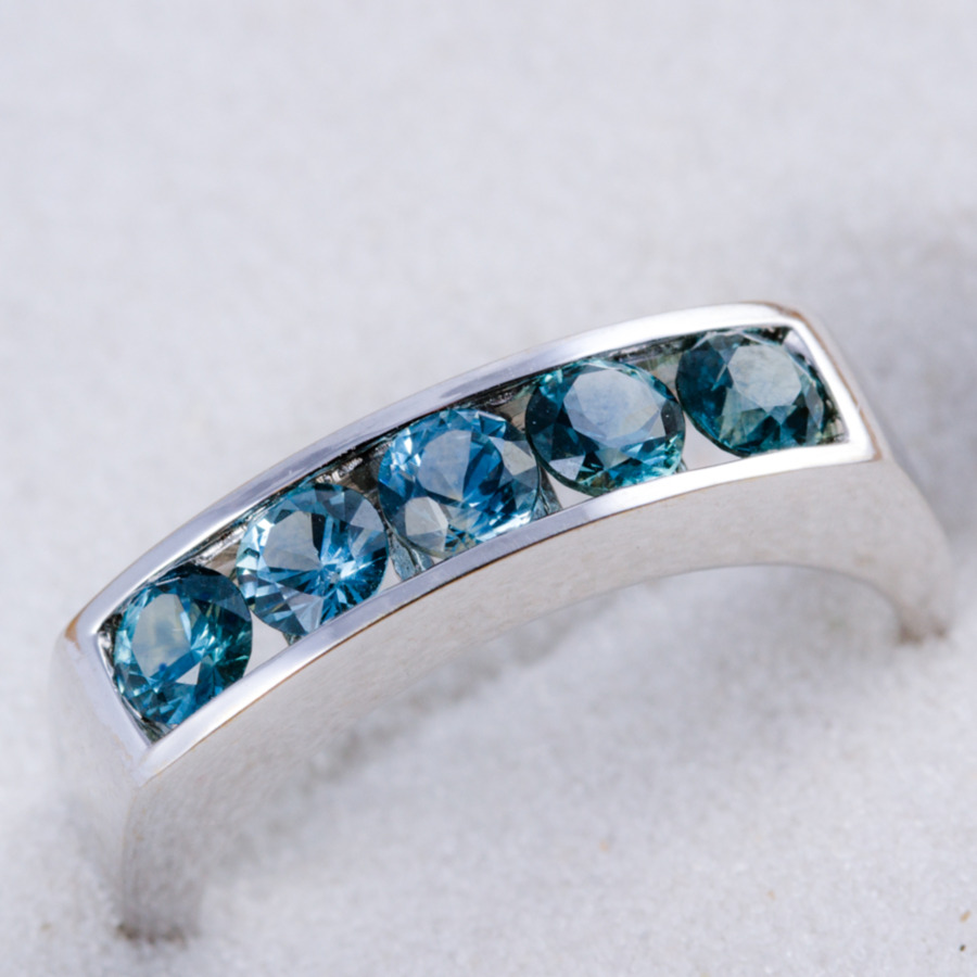 blue sapphire ring for ladies